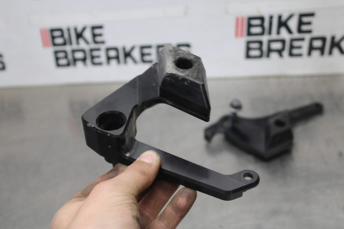 17 YAMAHA YZF R6 GRAVES FRAME SLIDERS SET BB922