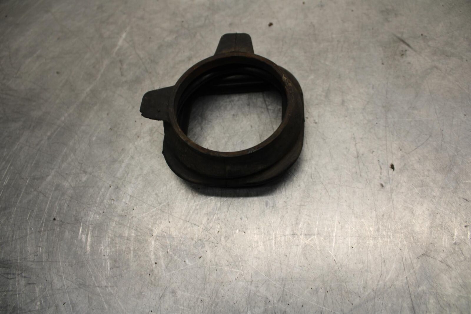 84-85 HONDA V65 SABRE DRIVE SHAFT  COVER RUBBER SEAL BB05