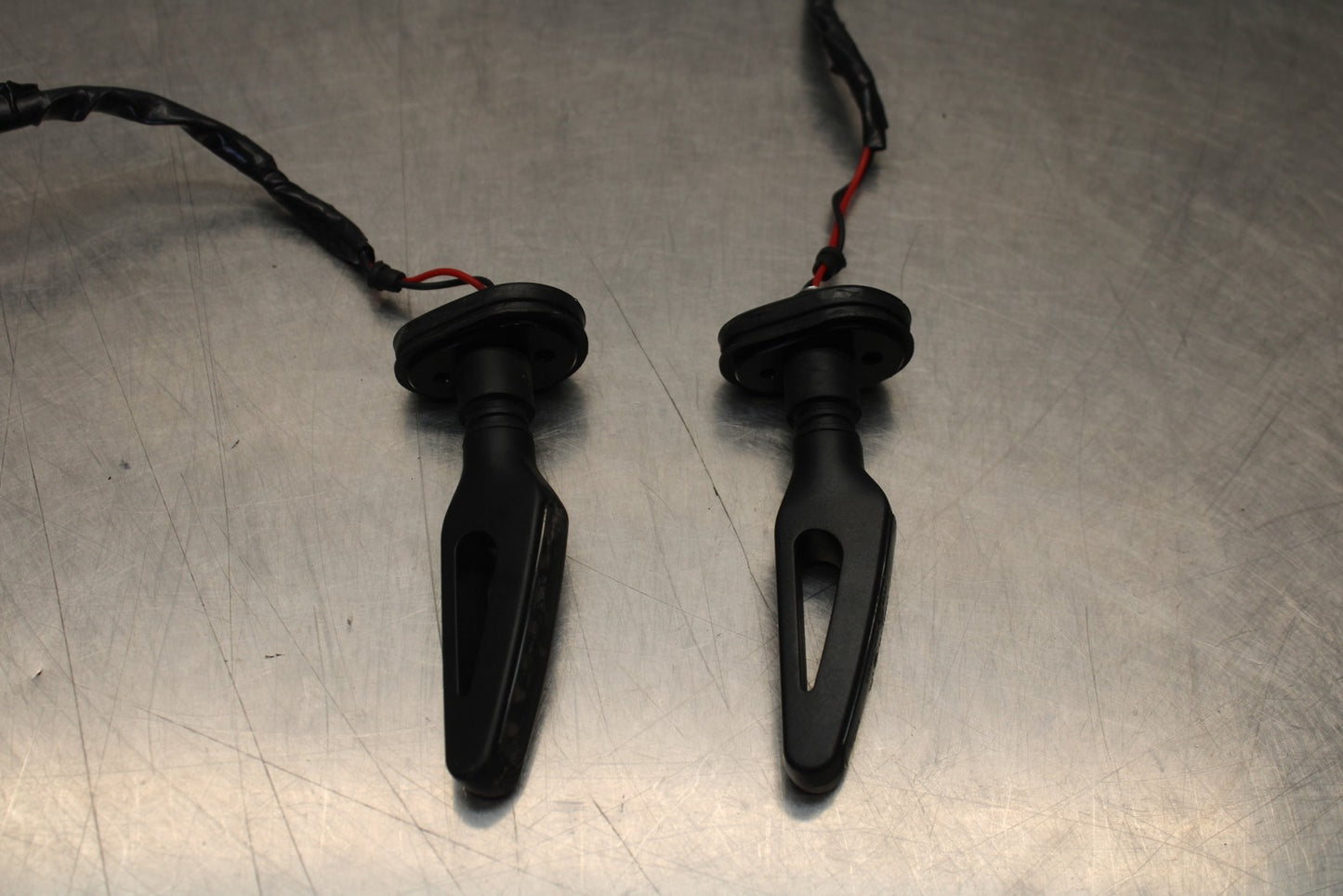 23-24 YAMAHA MT-07 FRONT LEFT RIGHT TURN SIGNALS LIGHT INDICATORS BB194