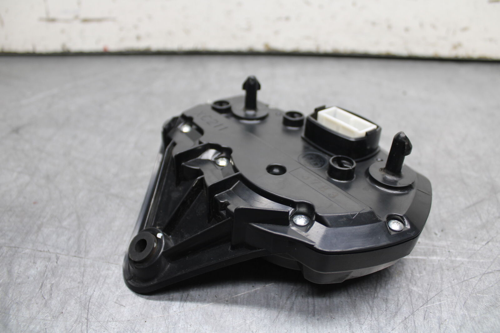 06-07 SUZUKI GSXR 600 SPEEDO TACH GAUGES CLUSTER SPEEDOMETER TACHOMETER BB243