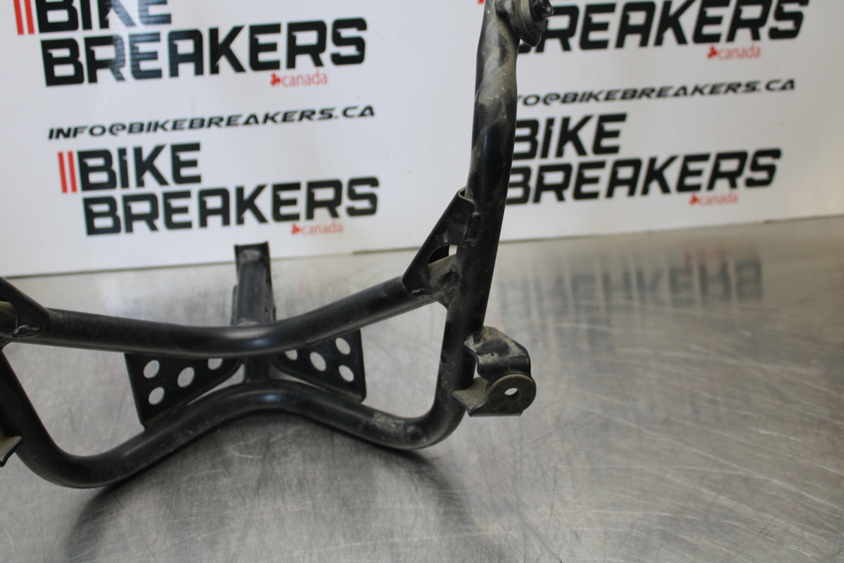 04-09 SUZUKI GS500F UPPER FAIRING MIRROR GAUGES STAY BRACKET BB165