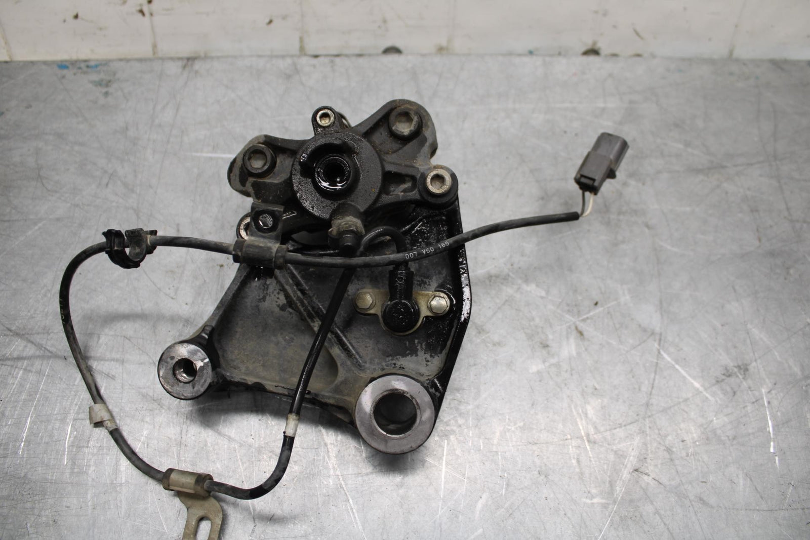 07-08 KAWASAKI CONCOURS 1400 ABS REAR BACK BRAKE CALIPER W MOUNT BRACKET BB449