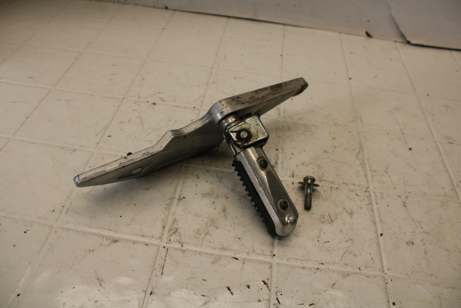 93-96 SUZUKI GSXR1100W LEFT REARSET REAR SET DRIVER FOOT PEG REST STOP BB12 #B