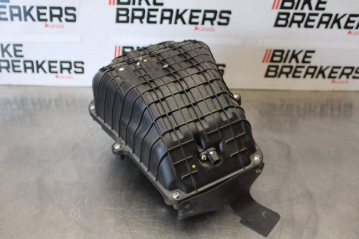 24-25 KAWASAKI NINJA 500 ABS AIRBOX AIR INTAKE FILTER BOX BB899