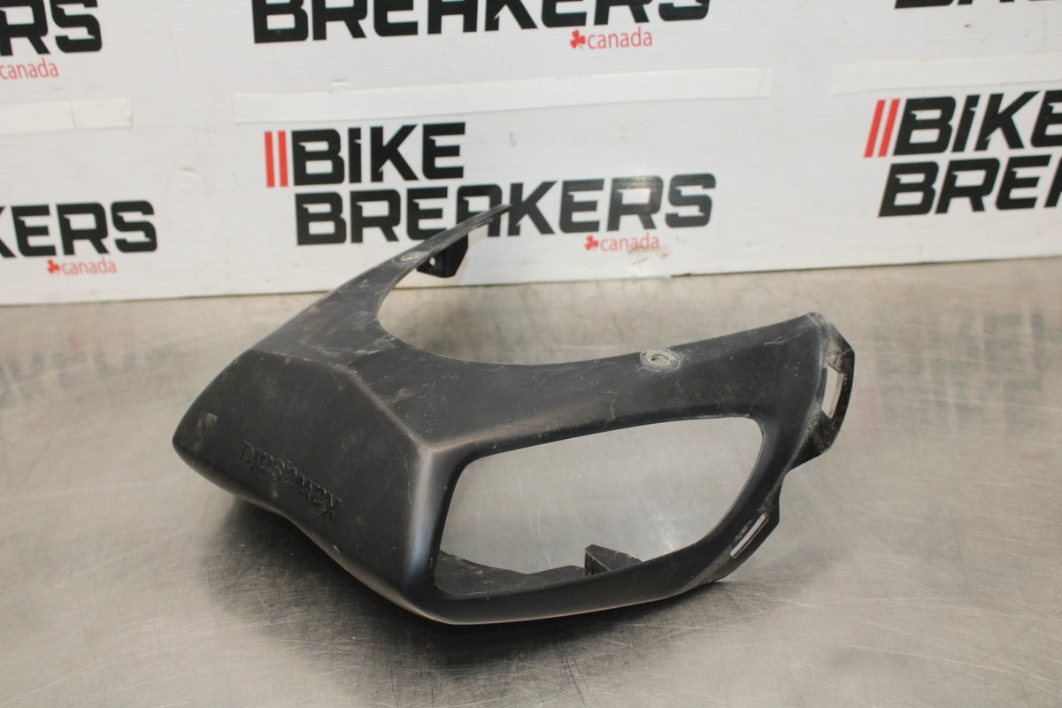 09 KAWASAKI CONCOURS 14 ZG1400B CENTER REAR BACK TAIL FAIRING COVER TRIM BB875