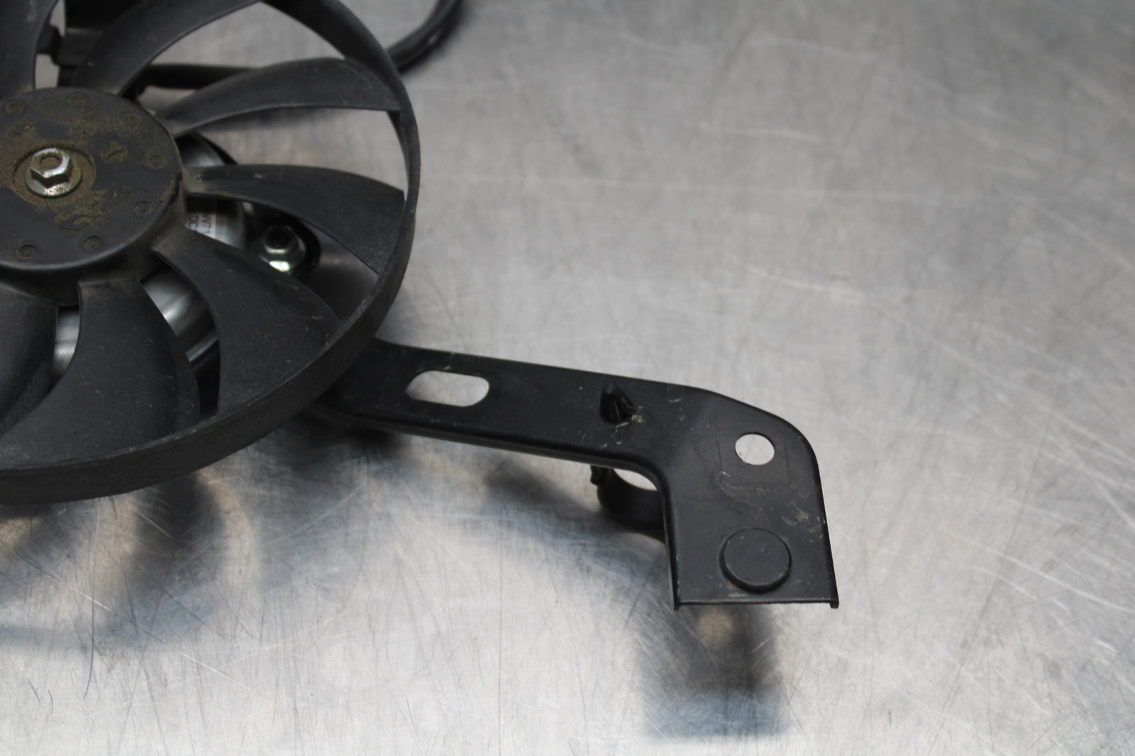 14-17 YAMAHA FZ07 ENGINE RADIATOR COOLING FAN BB162