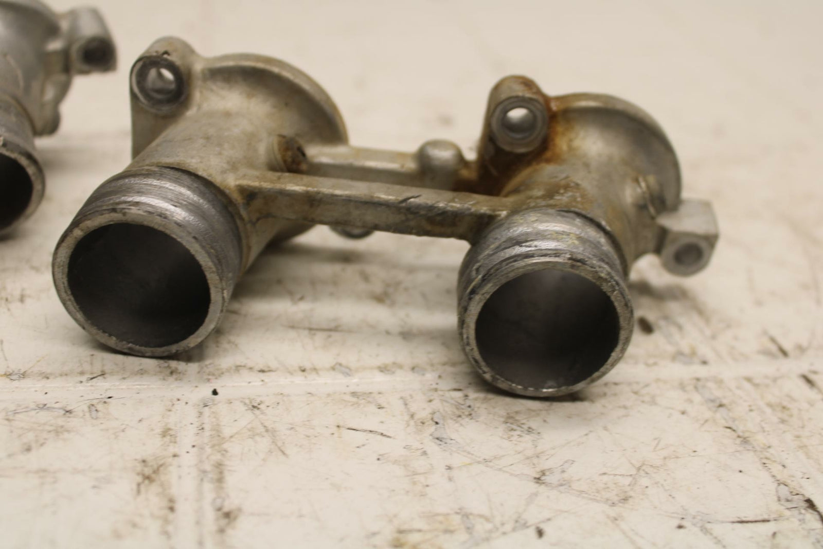 72 HONDA CB500 K1 INTAKE MANIFOLD BB24