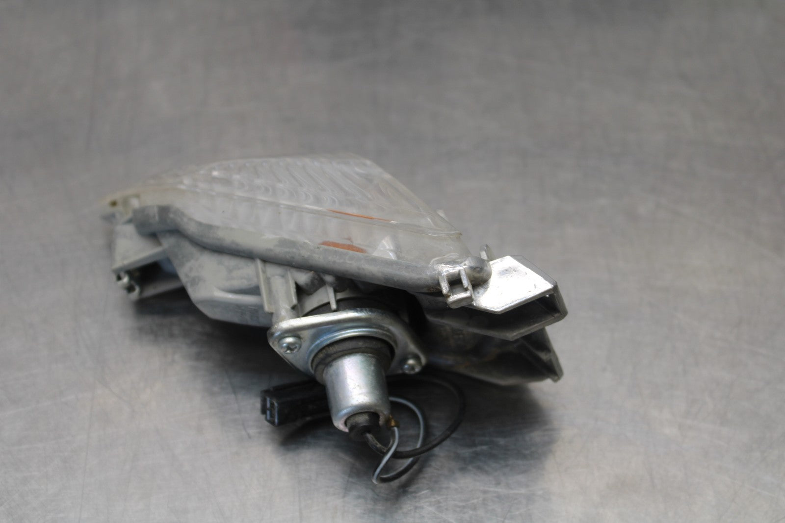 11-22 SUZUKI GSXR 600  RIGHT REAR BACK TURN SIGNAL LIGHT INDICATOR BB193