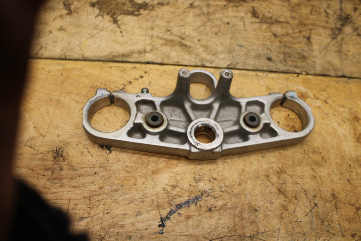 91-93 YAMAHA FZR1000 FORKS UPPER TRIPLE TREE CLAMP BB339