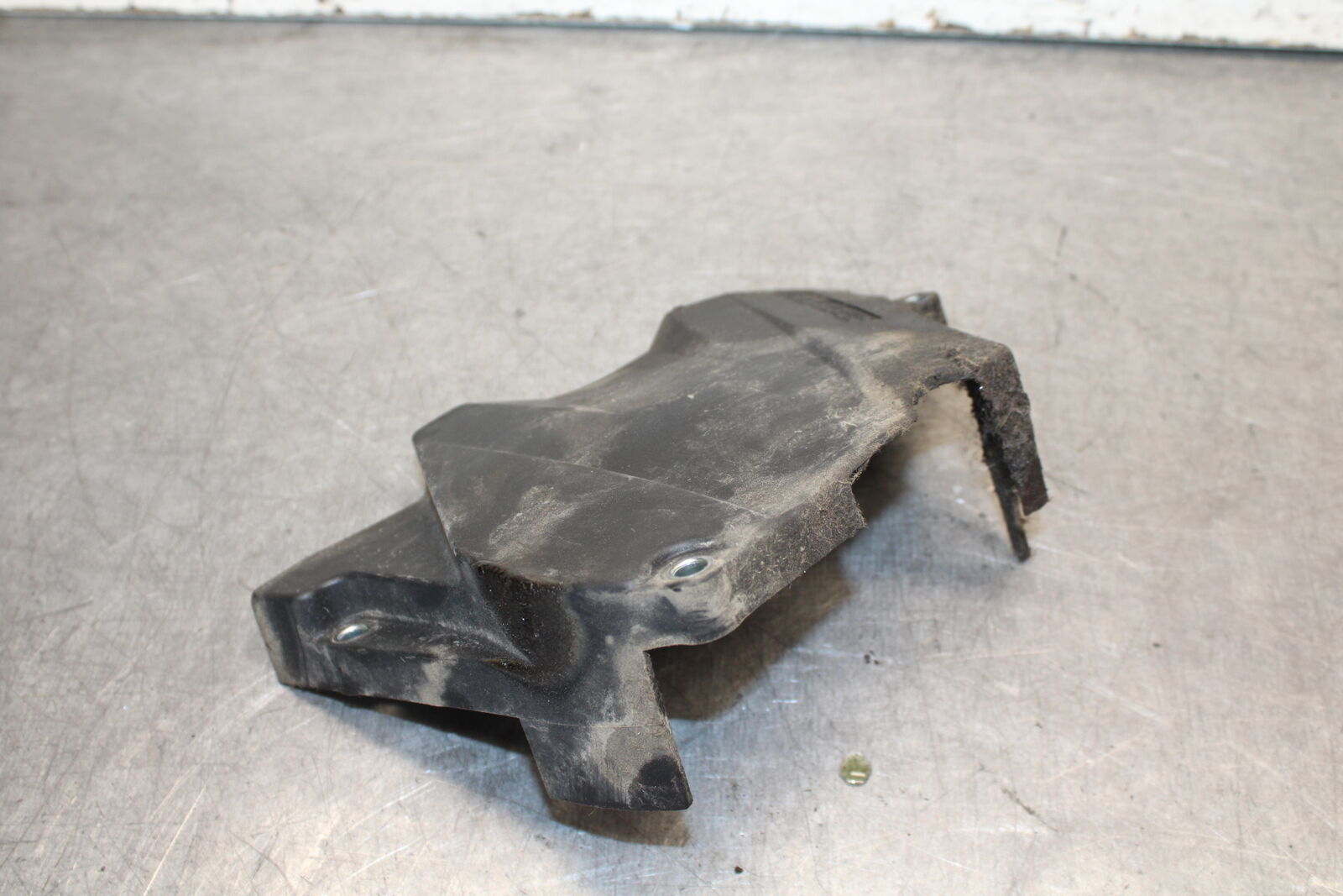08-09 YAMAHA YZF R6S ENGINE SPROCKET COVER  BB690