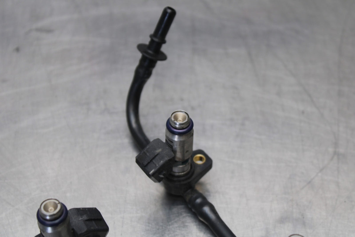 15 APRILIA RSV4 FACTORY APRC ABS SECONDARY FUEL INJECTORS GAS RAIL BB901