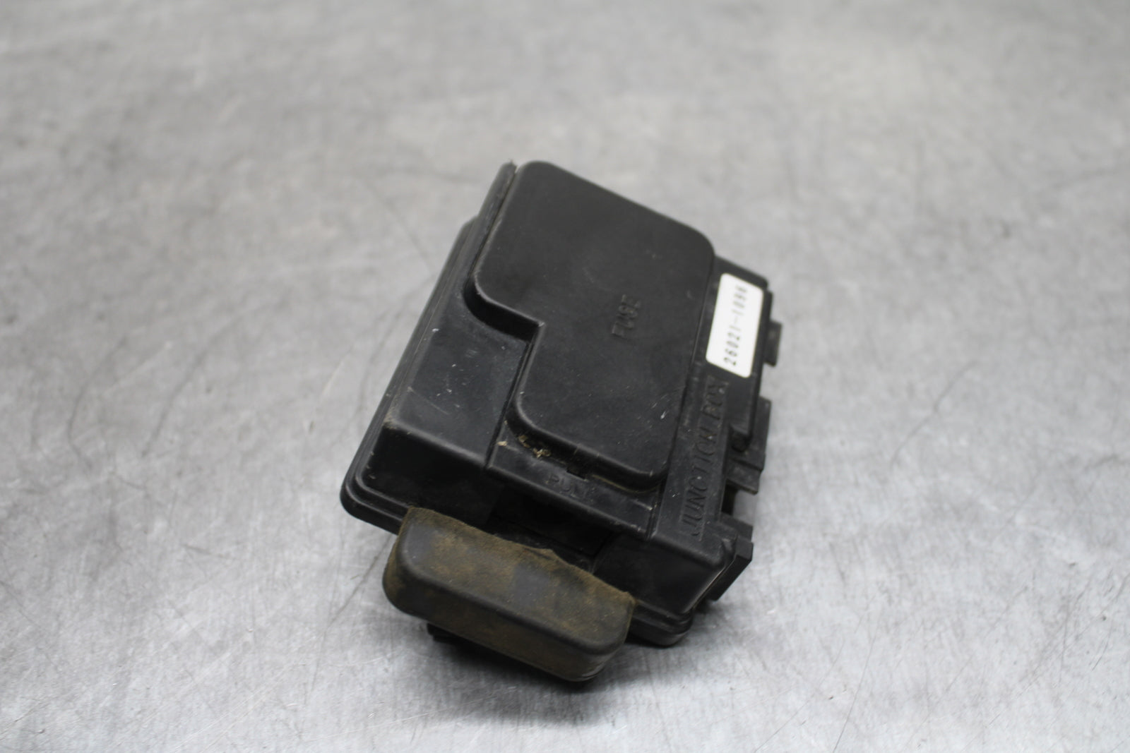 03-08 KAWASAKI VULCAN 1600 FUSE BOX BB123