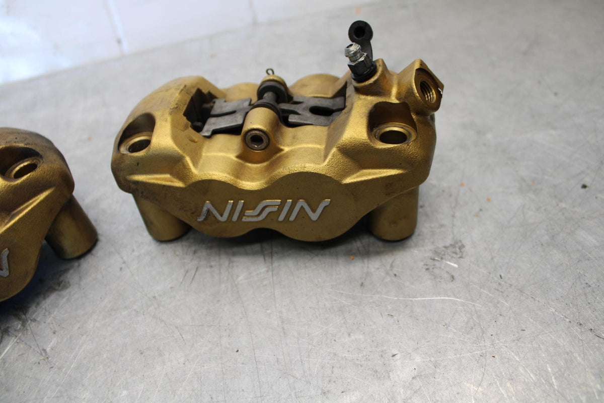 2006 Triumph Daytona 675 Triple  FRONT BRAKE CALIPER SET PAIR CALIPERS BB434