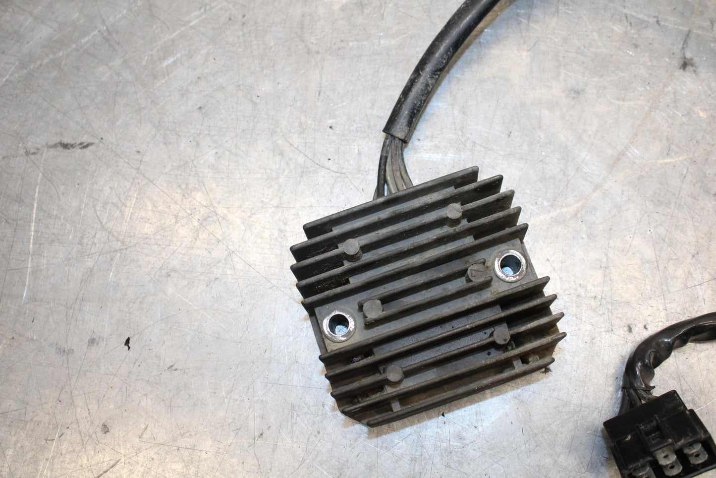 2005 Kawasaki Vulcan 1600 VN1600D Nomad RECTIFIER VOLTAGE REGULATOR BB556