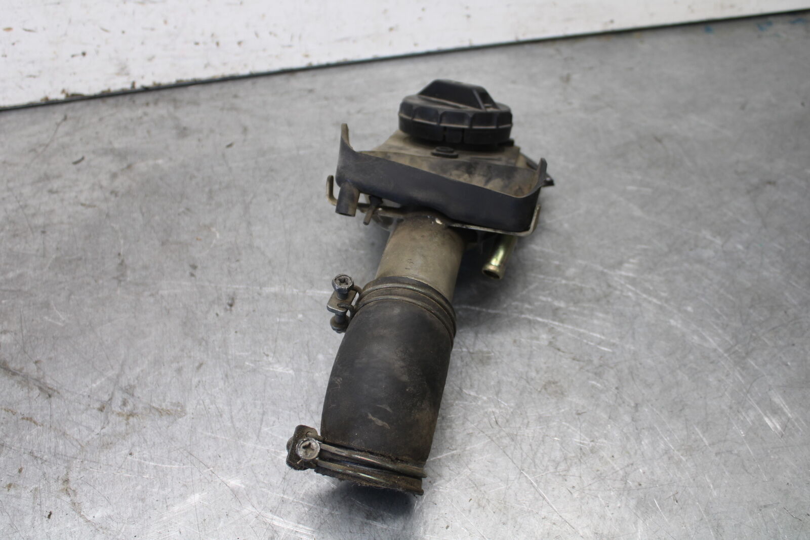 05-09 SUZUKI BOULEVARD C90 FUEL TANK GAS CAP BB692