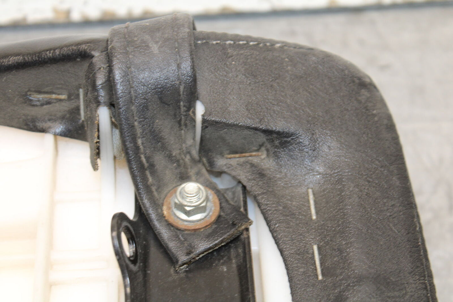 14-15 YAMAHA V STAR 1300 XVS1300CT TOURER REAR BACK PASSENGER SEAT BB722