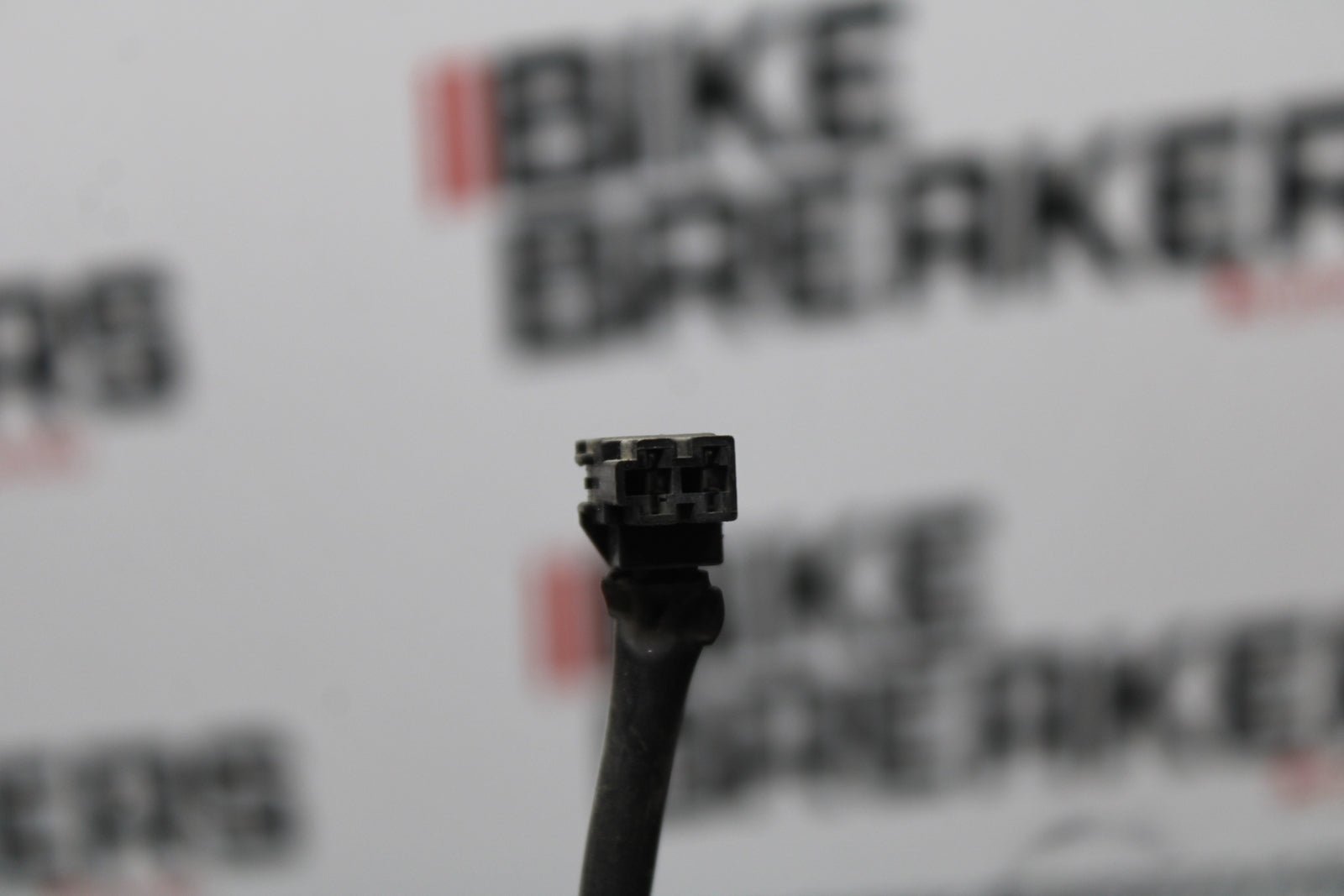 04-05 KAWASAKI NINJA ZX10R RIGHT CLIP ON HANDLE KILL OFF START SWITCHES BB163