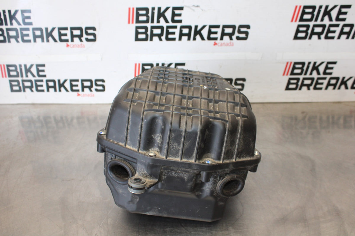 24-25 KAWASAKI NINJA 500 ABS AIRBOX AIR INTAKE FILTER BOX BB899