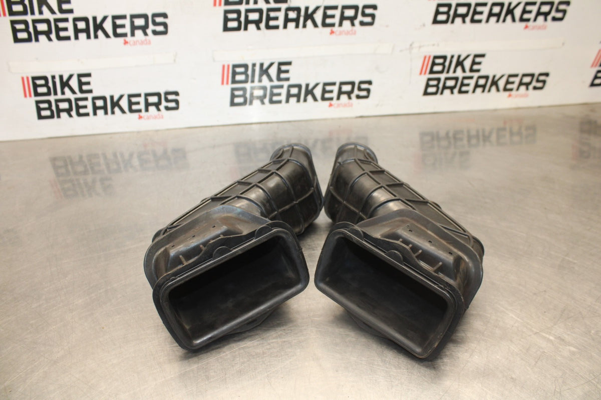 04-05 KAWASAKI NINJA ZX10R RIGHT LEFT AIR INTAKE DUCTS BB931