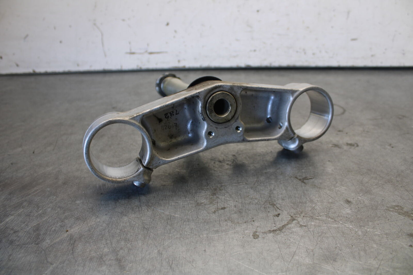 07-08 YAMAHA YZF R1 FRONT FORKS CLAMP LOWER TRIPLE TREE STEM BB675