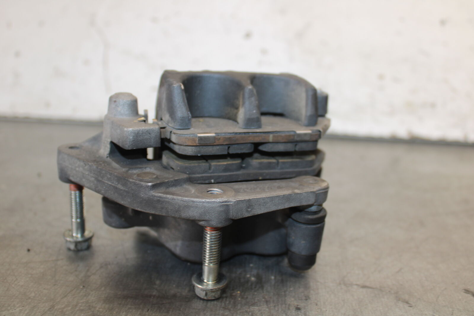 13-15 HONDA CBR500R RIGHT FRONT BRAKE CALIPER 45250-MGZ-J01 BB704
