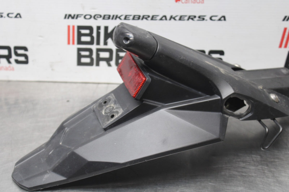 12-16 KAWASAKI NINJA 650 EX650F ABS REAR BACK FENDER MUD GUARD BB860