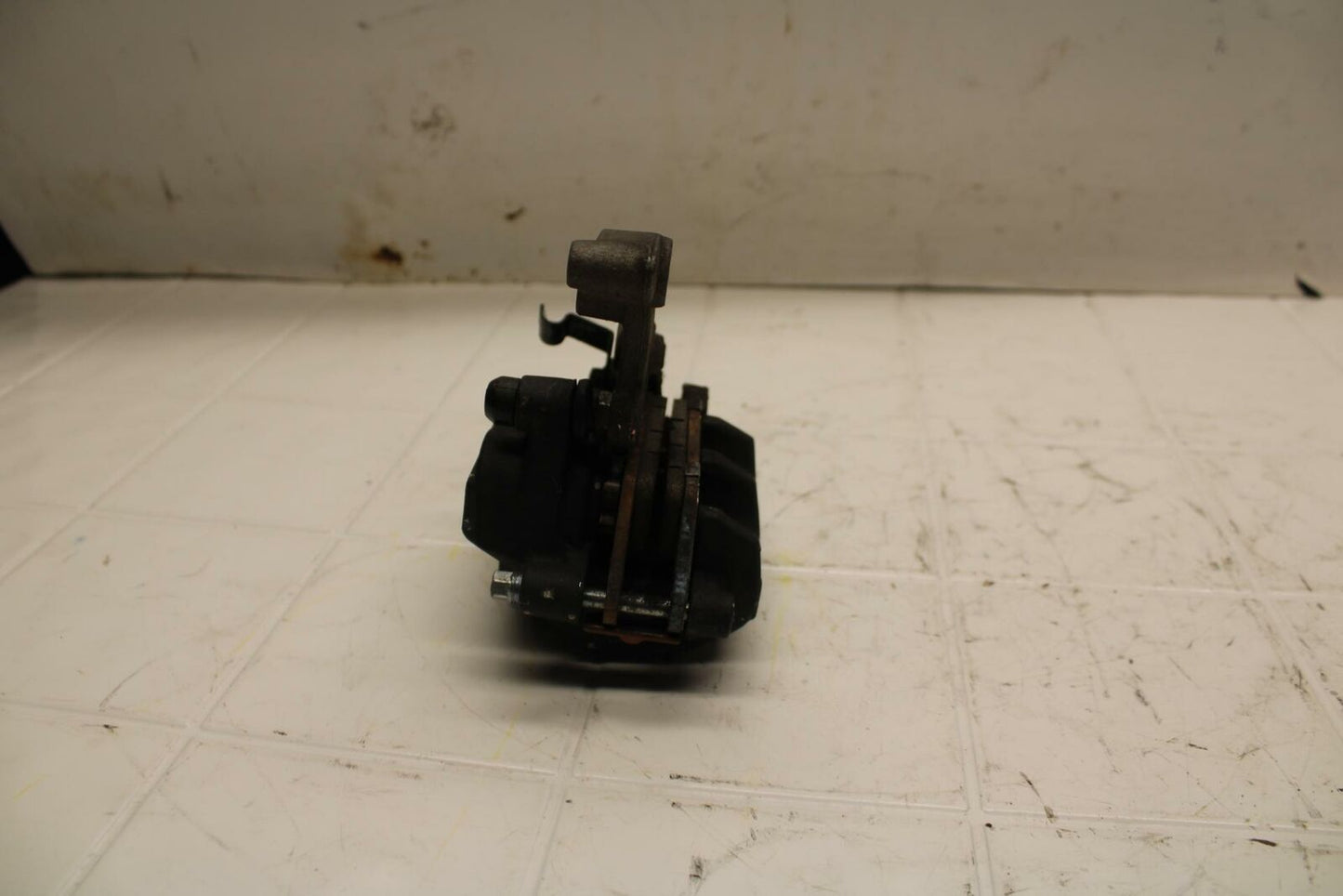 15-16 HONDA CB300F ABS  FRONT BRAKE CALIPER  BB05