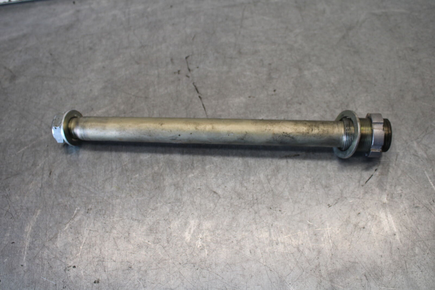 08-16 YAMAHA YZF R6 REAR BACK SWINGARM BOLT SUSPENSION PIVOT AXLE BB665