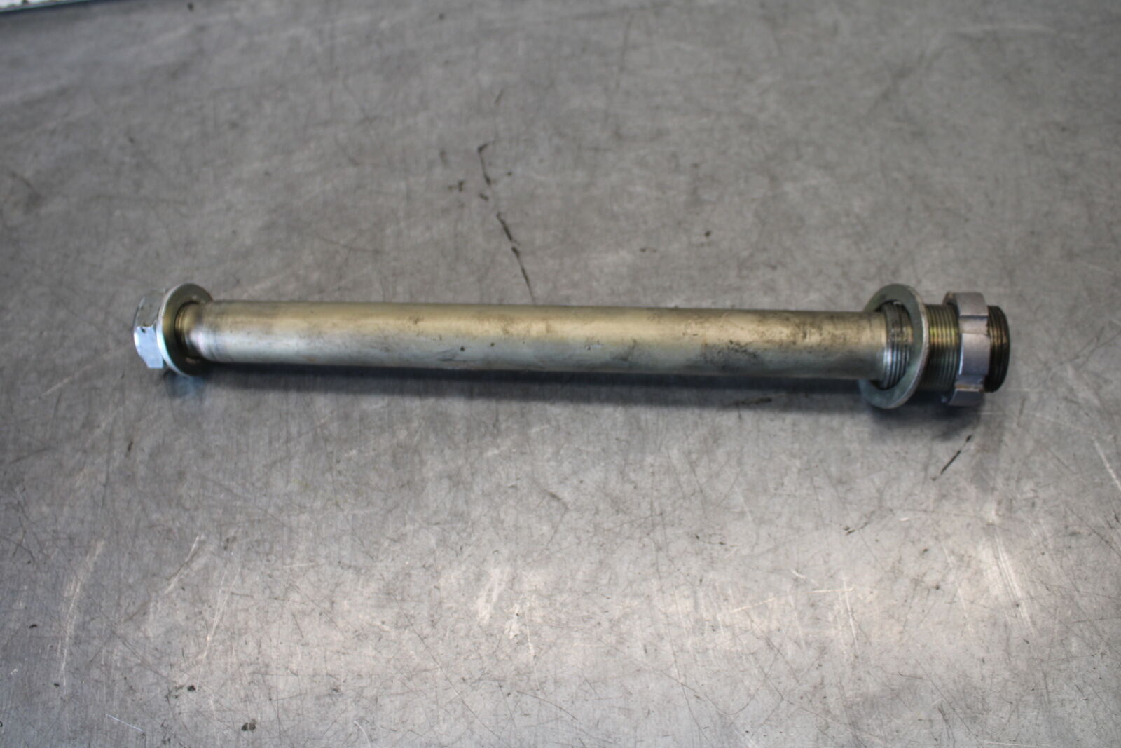 08-16 YAMAHA YZF R6 REAR BACK SWINGARM BOLT SUSPENSION PIVOT AXLE BB665