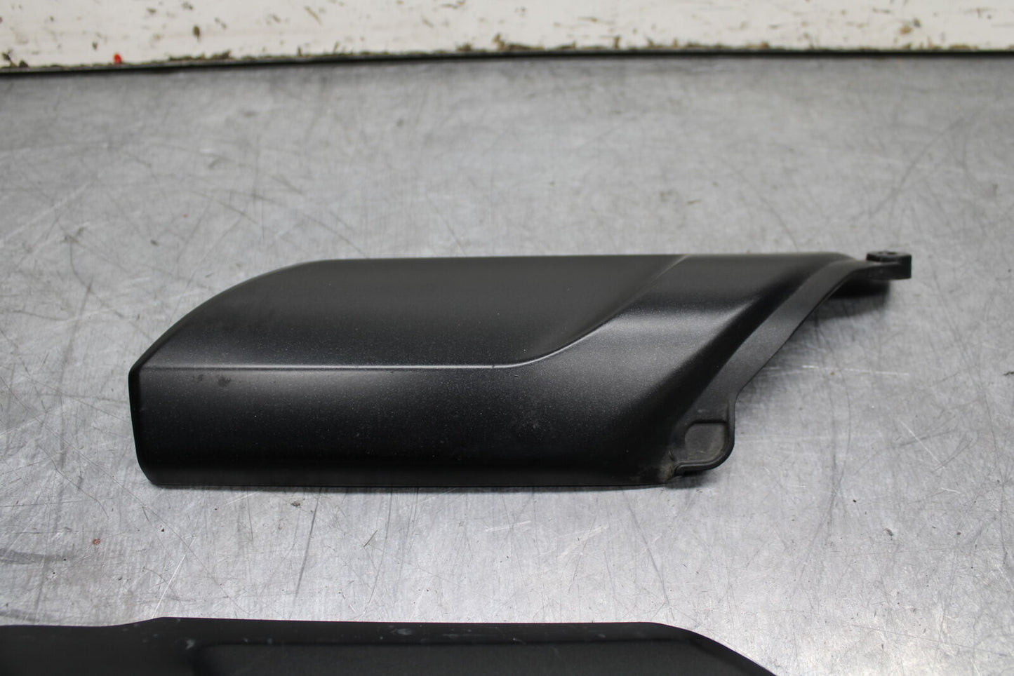 12-17 KAWASAKI ER-6N Z650 FRONT FORK GUARD COVER SET PAIR BB709