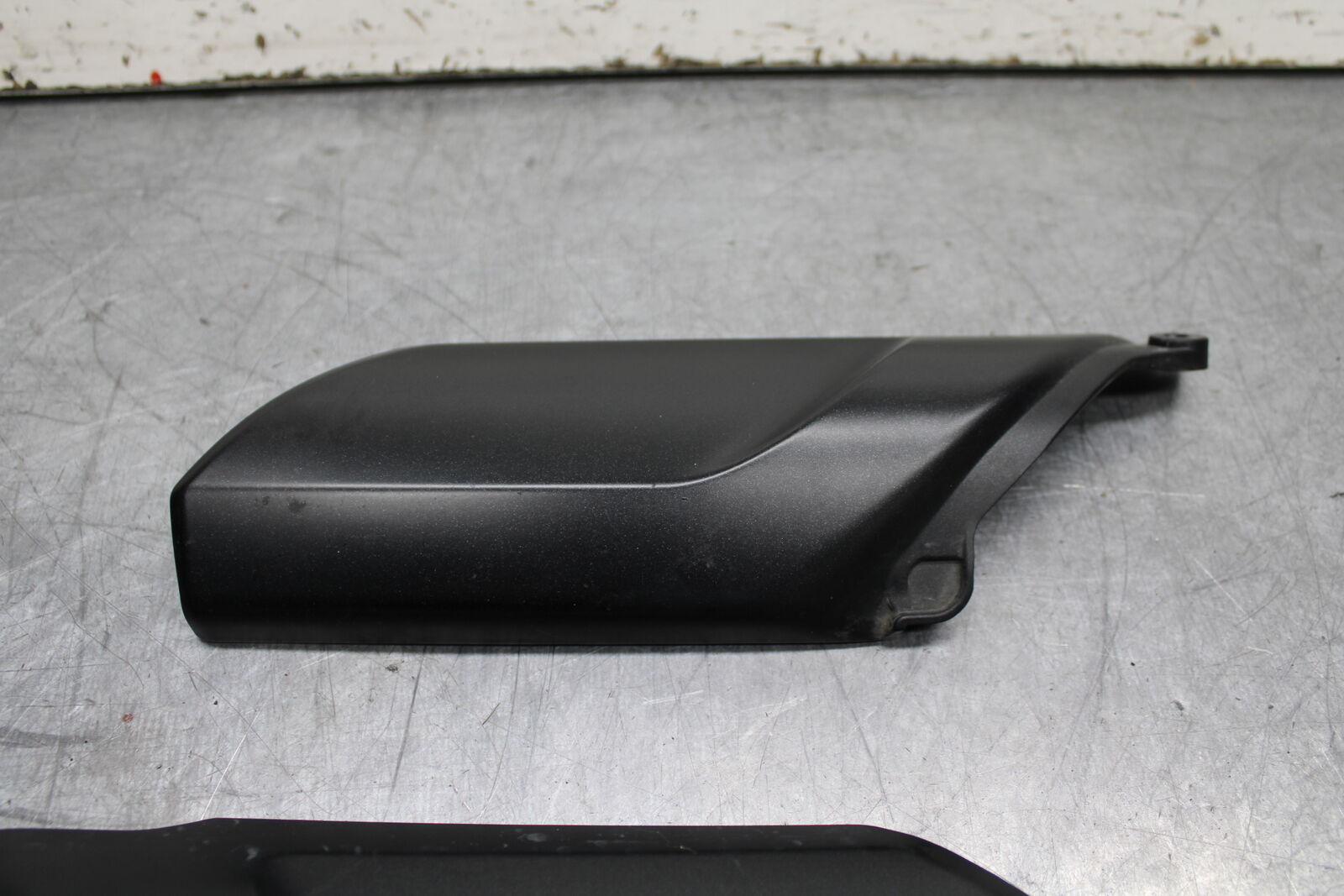 12-17 KAWASAKI ER-6N Z650 FRONT FORK GUARD COVER SET PAIR BB709