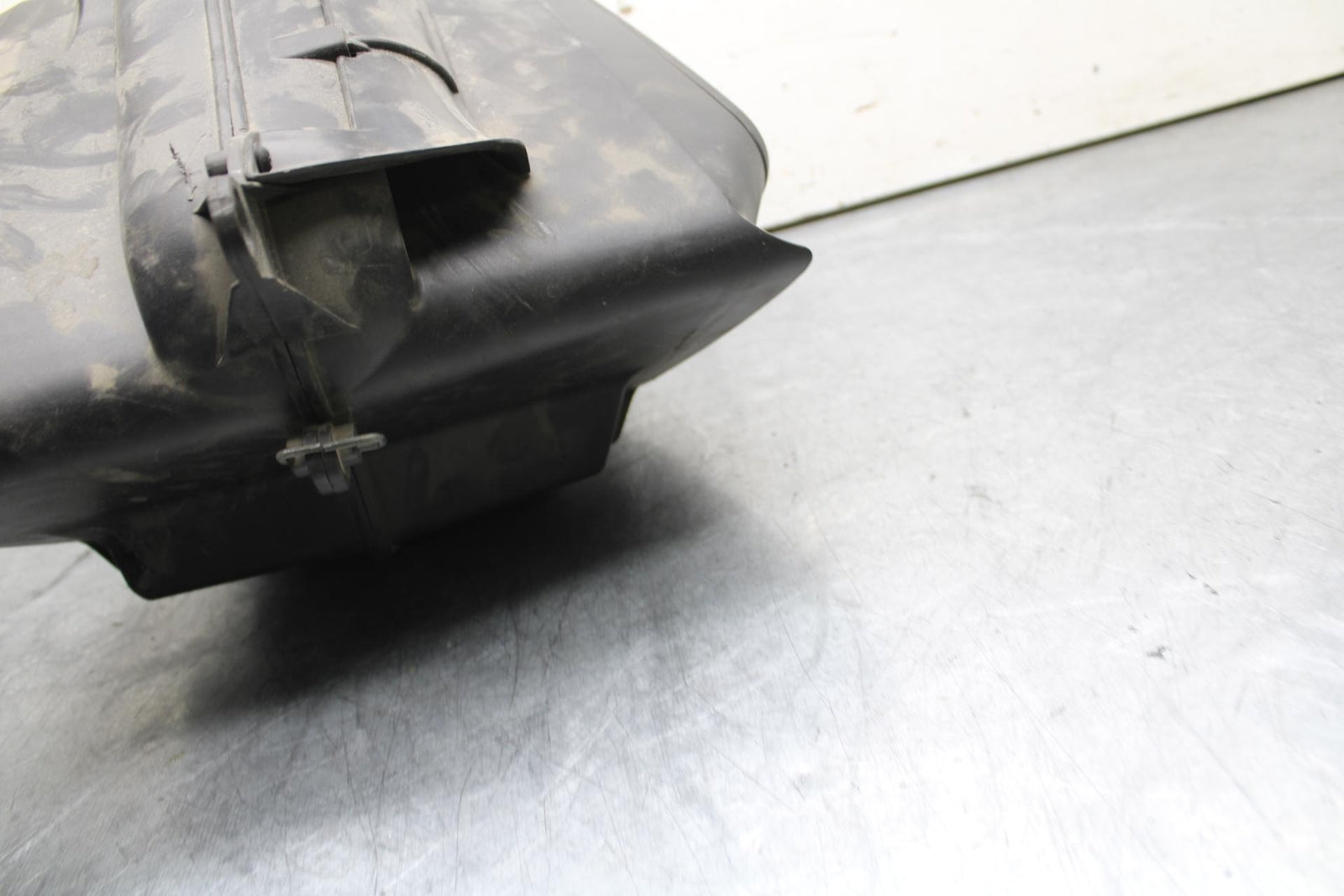 16-18 KTM 690 DUKE AIRBOX AIR INTAKE FILTER BOX BB631