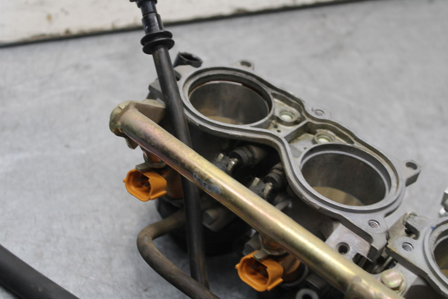 05-06 HONDA CBR600RR MAIN FUEL INJECTORS / THROTTLE BODIES 16401-MEE-A01 BB655