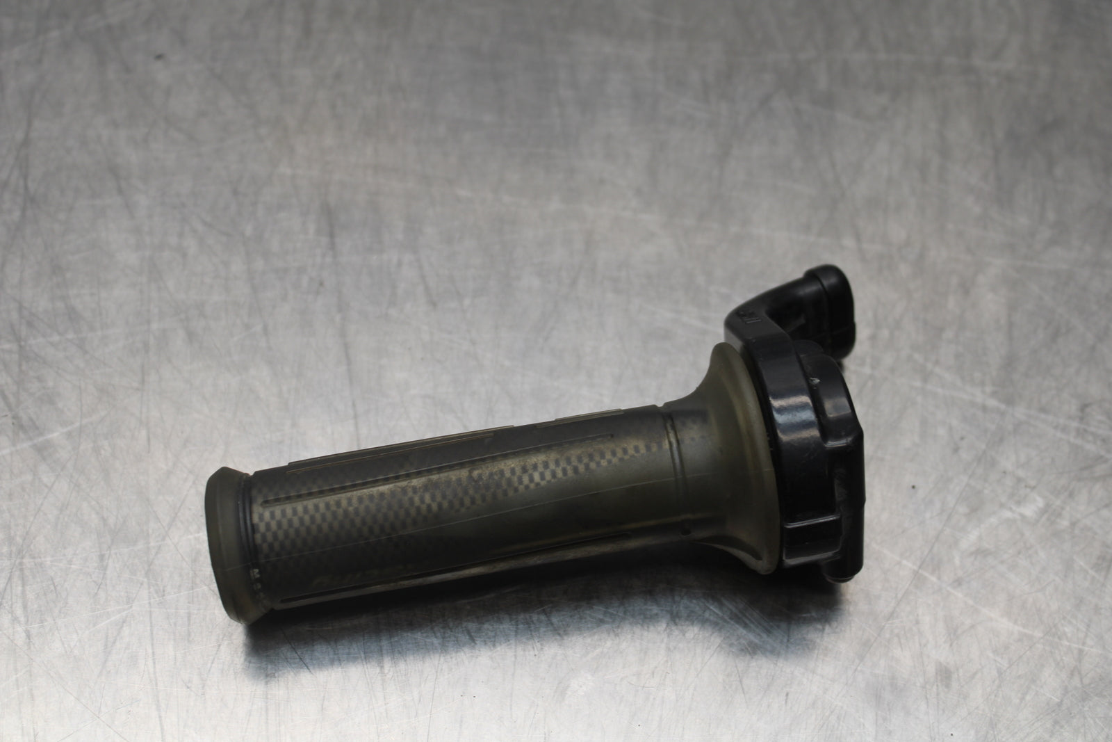 04-05 KAWASAKI NINJA ZX10R THROTTLE CABLE LINE HOUSING GUIDE BB163