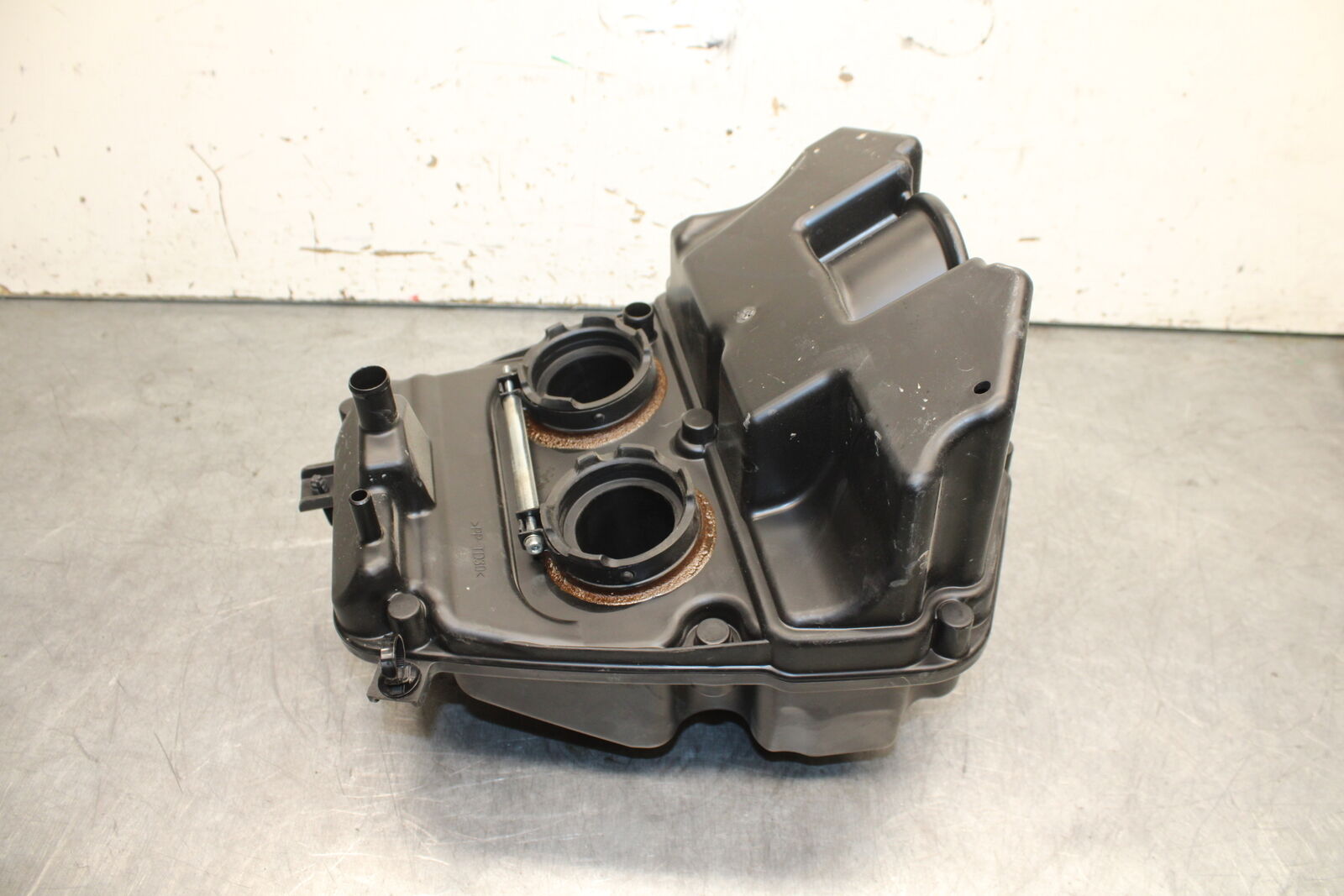 18-24 KAWASAKI NINJA 650 AIRBOX AIR INTAKE FILTER BOX BB725