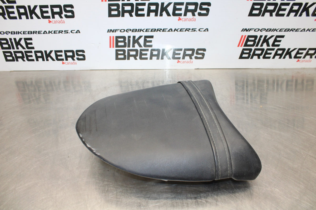 03-04 KAWASAKI NINJA ZX6R 636 REAR BACK PASSENGER TANDEM SEAT PAD SADDLE BB06