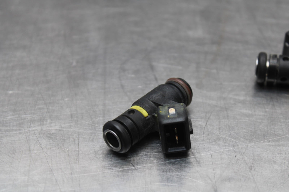 19 MOTO GUZZI V7 III FUEL INJECTOR SET PAIR BB831