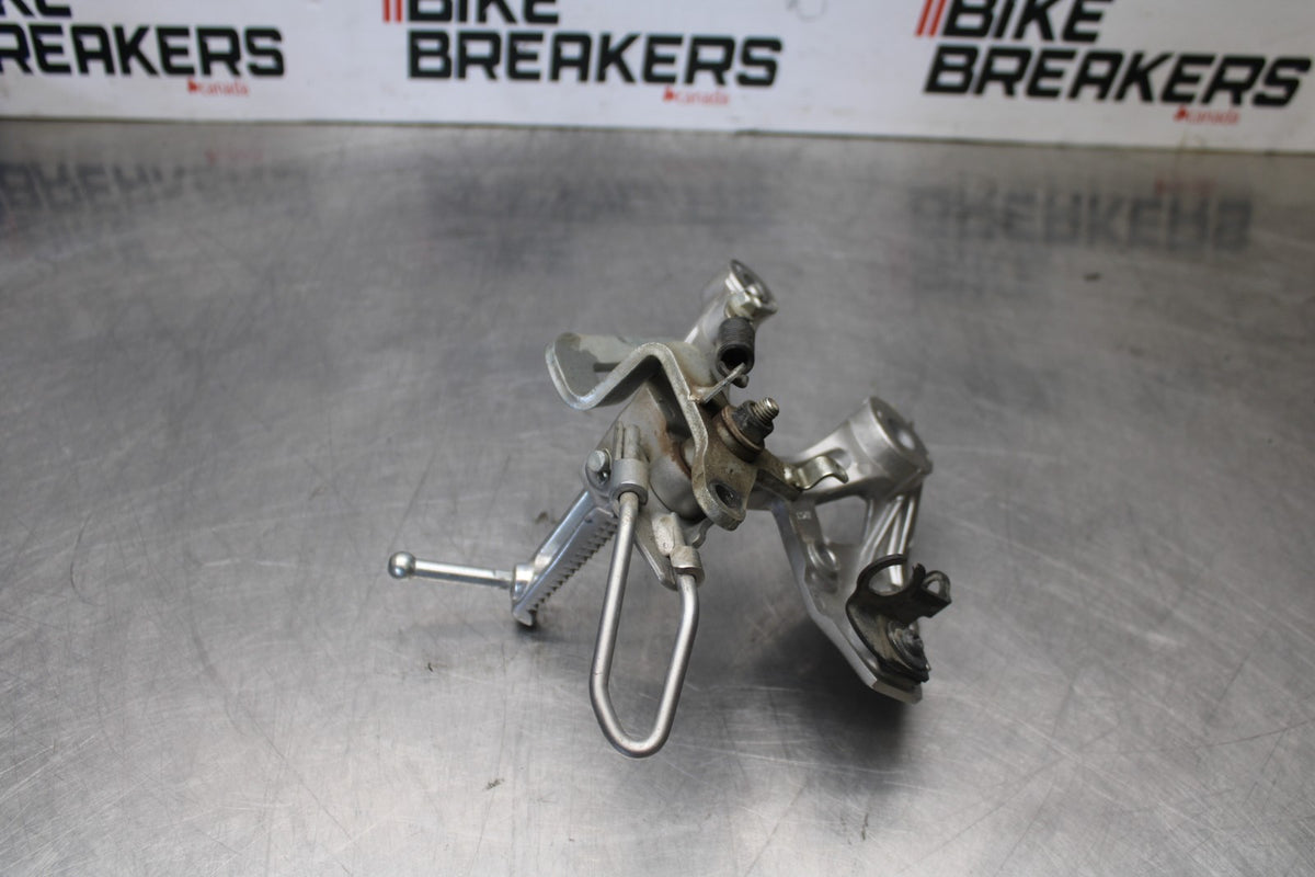 15-17 YAMAHA FJ09 RIGHT REARSET REAR SET DRIVER FOOT PEG REST STOP BB906