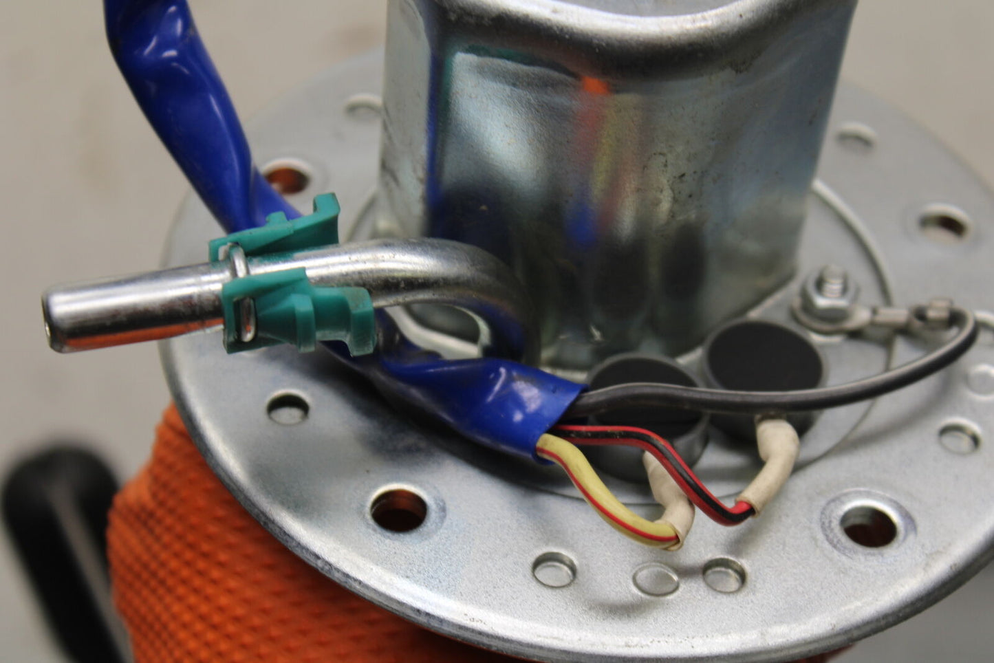 06-07 SUZUKI GSXR750 FUEL PUMP GAS PETROL SENDER UNIT 15100-01H00  BB670