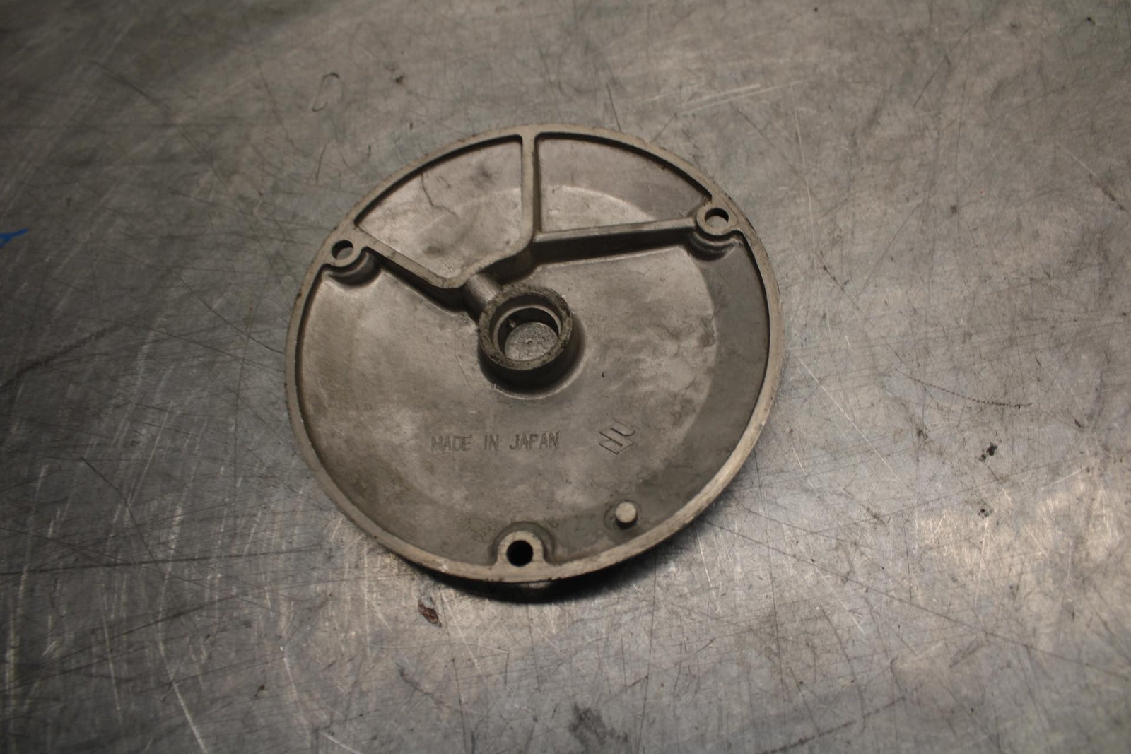 1976 Suzuki GT750 CLUTCH SIDE ENGINE MOTOR COVER 1387-31000 BB33