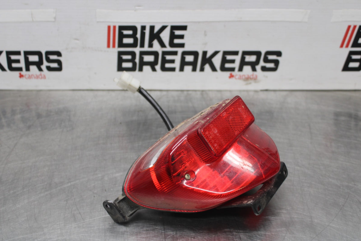 01-02 SUZUKI GSXR1000 REAR TAIL TAILLIGHT BACK BRAKE LIGHT BB880