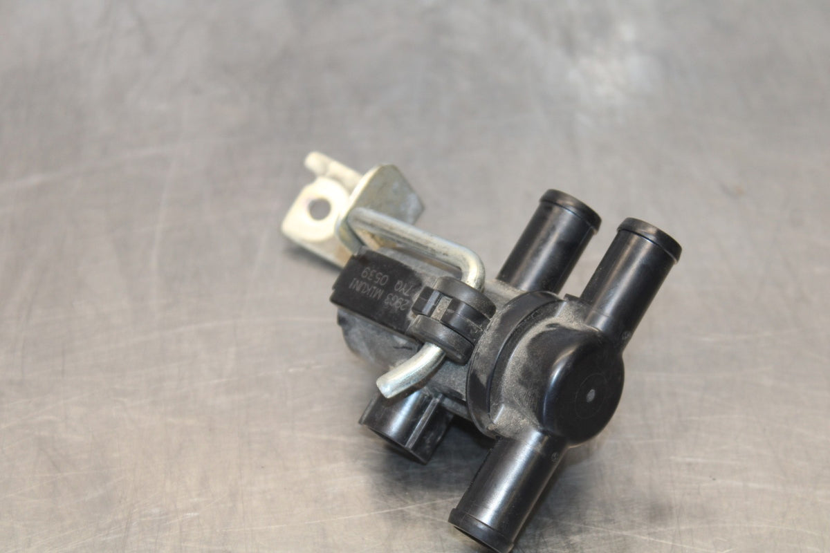 18 SUZUKI GSXR750 AIR VALVE SOLENOID TOP ENGINE SWITCH SENSOR BB891