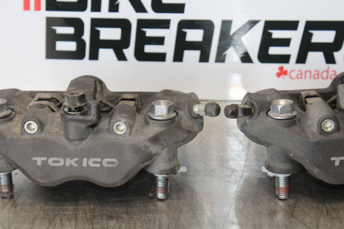 05-06 HONDA CBR600RR RIGHT LEFT FRONT BRAKE CALIPER SET PAIR CALIPERS BB159