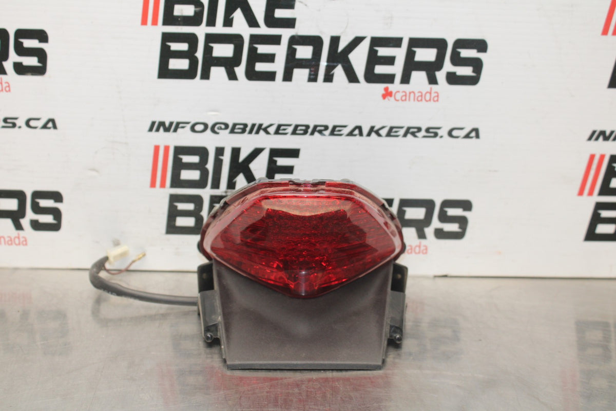 15-19 HONDA CBR300R REAR TAIL TAILLIGHT BACK BRAKE LIGHT BB800