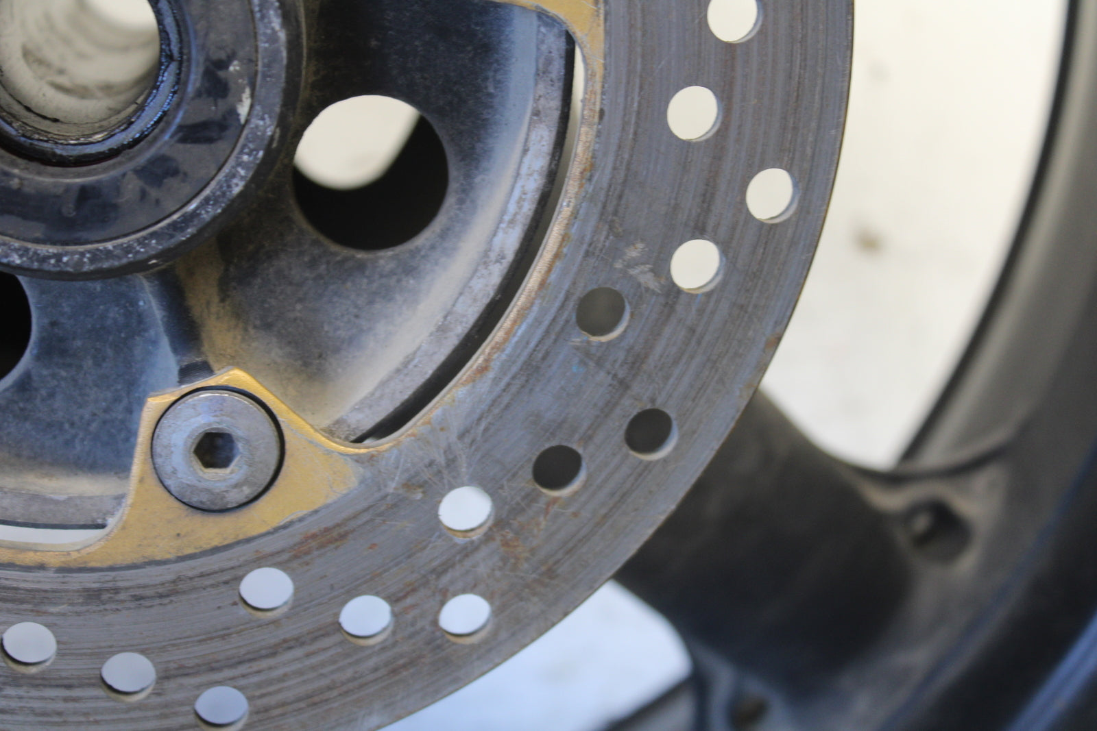 03-04 KAWASAKI NINJA ZX6R 636 REAR WHEEL BACK RIM BB85