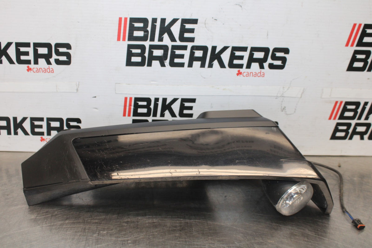 22 HARLEY-DAVIDSON PAN AMERICA 1250 RIGHT MID SIDE FAIRING COWL PLASTIC BB910