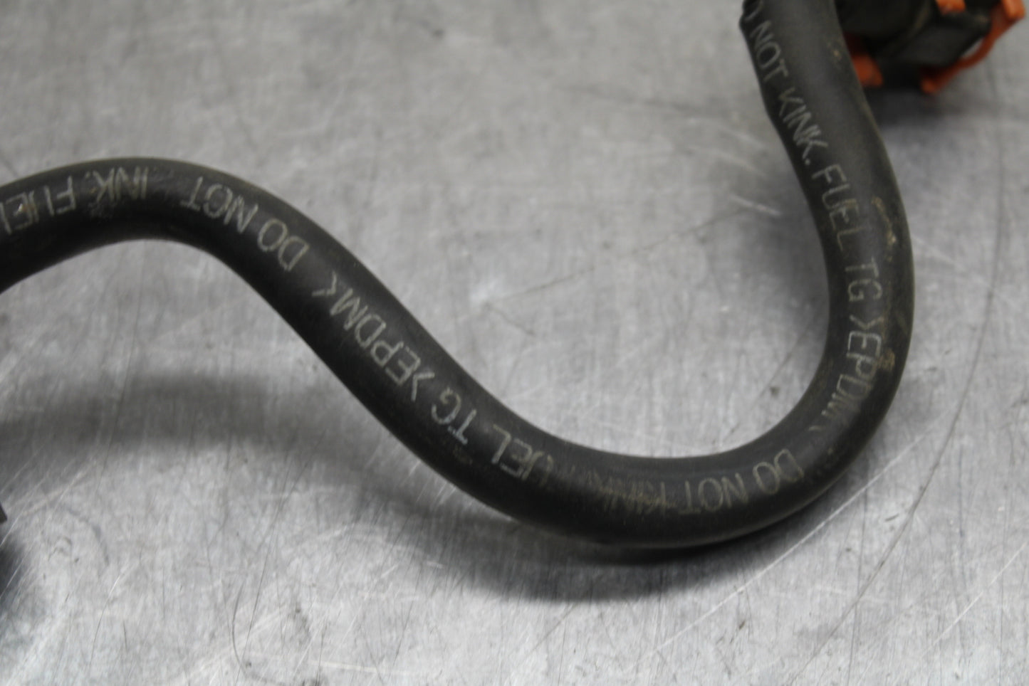 04-05 YAMAHA YZF R1 FUEL HOSE GAS LINE TUBE PIPE BB131