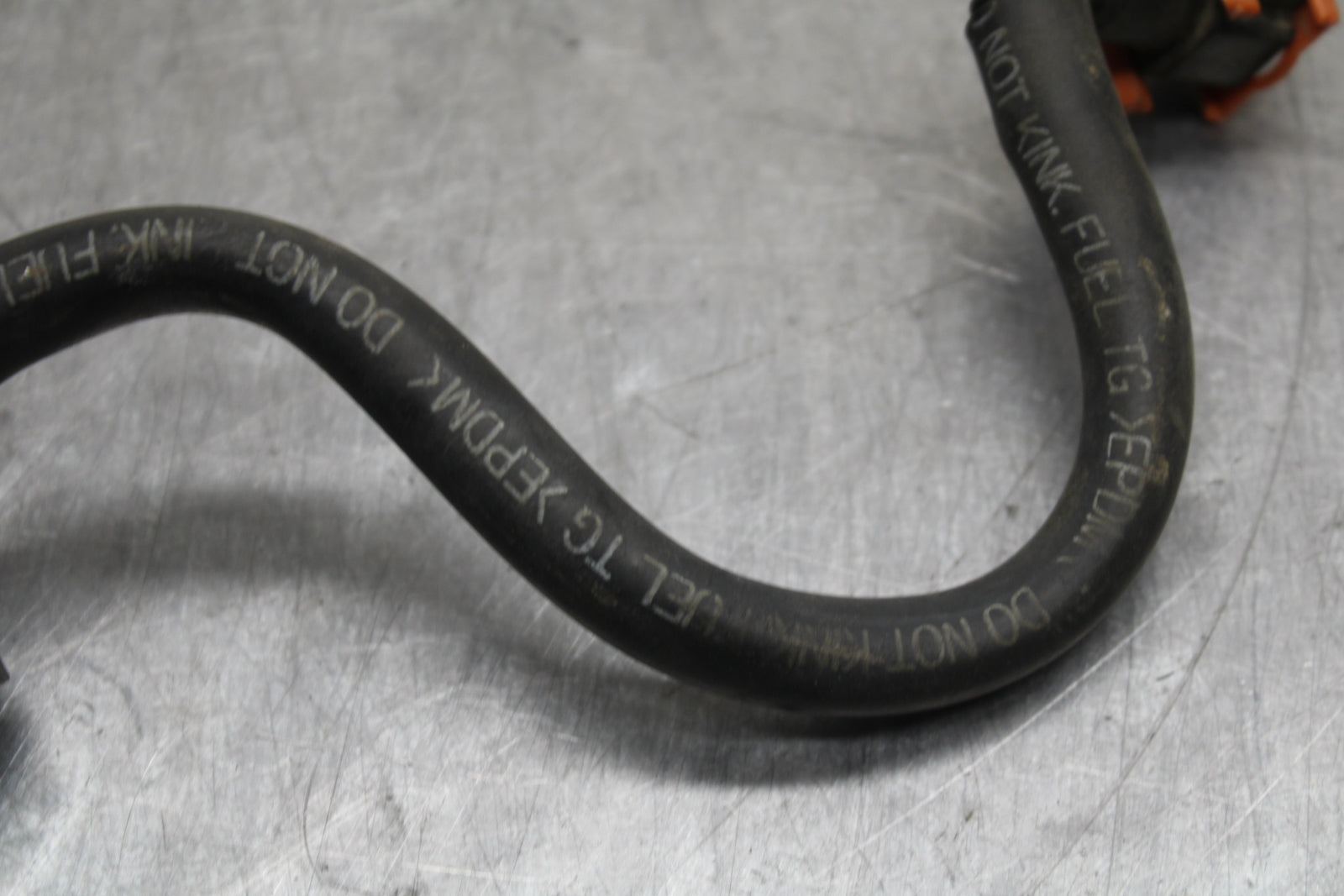 04-05 YAMAHA YZF R1 FUEL HOSE GAS LINE TUBE PIPE BB131