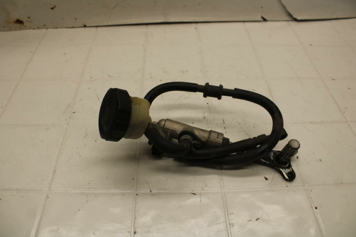 04-05 SUZUKI KATANA 600 REAR BACK BRAKE MASTER CYLINDER W RESERVOIR BB09