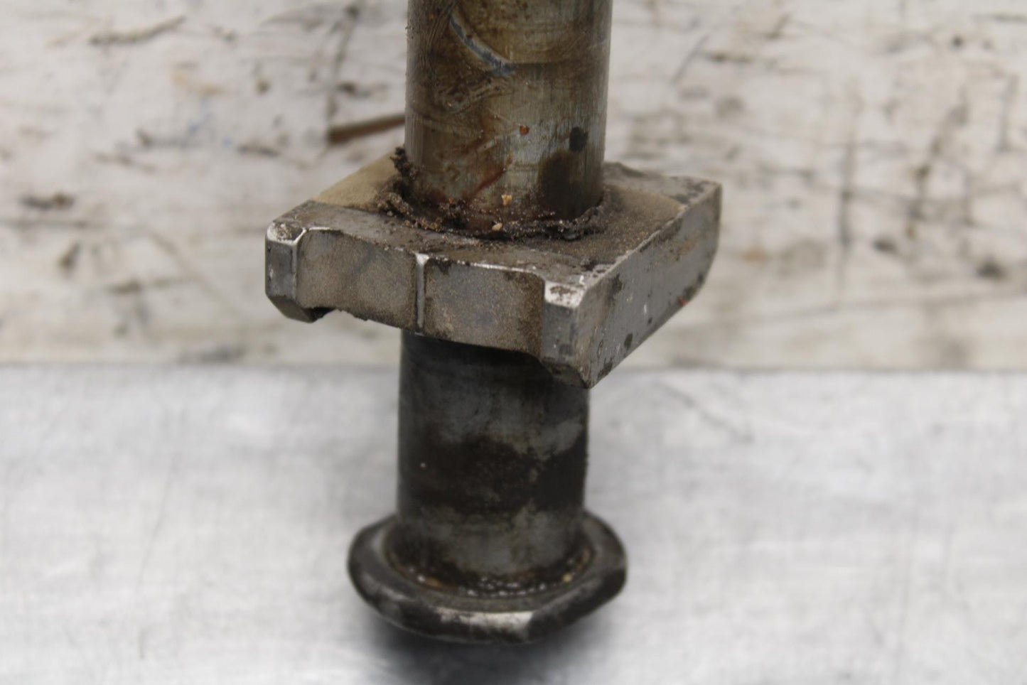 2005 Honda CBR600RR REAR AXLE BACK WHEEL RIM BOLT AXEL 42301-MEE-D00 BB564